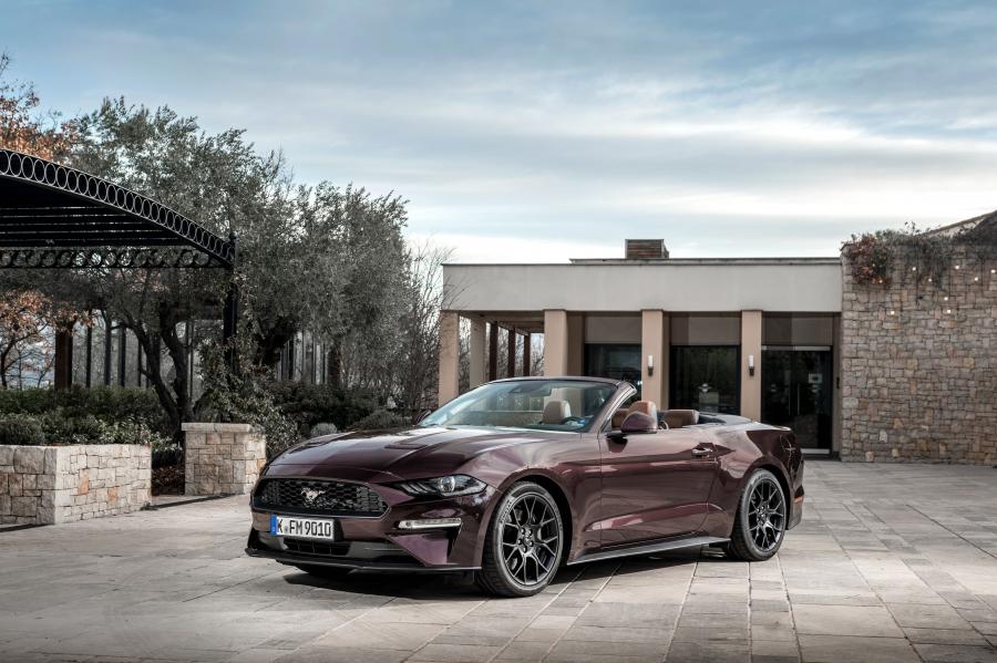  Ford Mustang EcoBoost Convertible 2017 года  (EU) (фото 31 из 32)